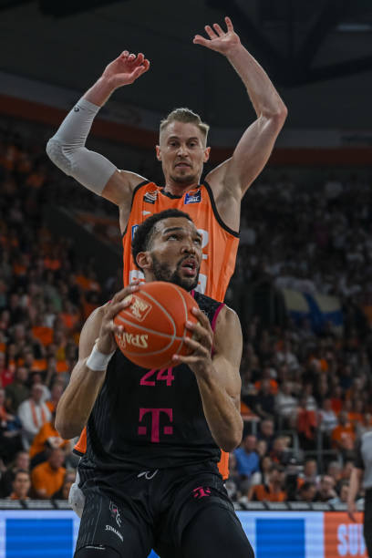 界彰显了中 界彰显了中