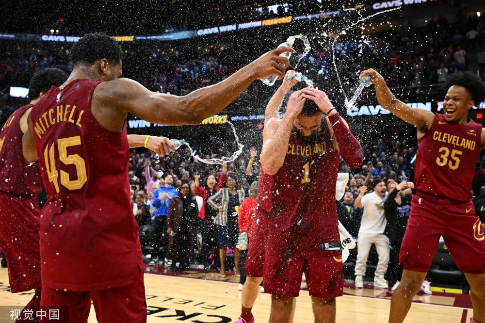 他们利用球 他们利用球